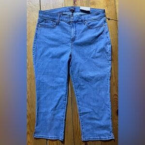 NWT NYDJ SIZE 16 CROPPED JEANS